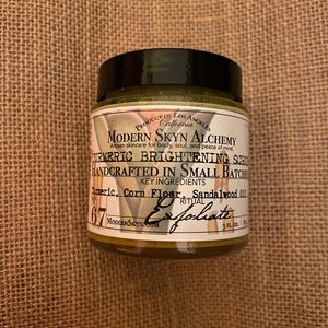 Tumeric brightening scrub